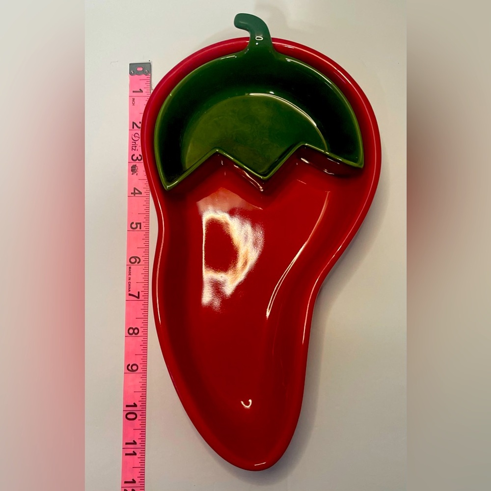 Chili Pepper Serving Dish by Avon Brand New Dishwasher And Microwave Safe